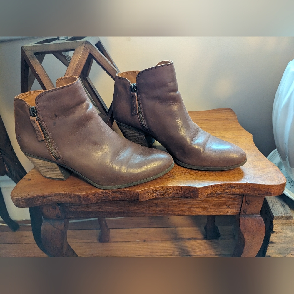 Women's brown zip up Frye booties